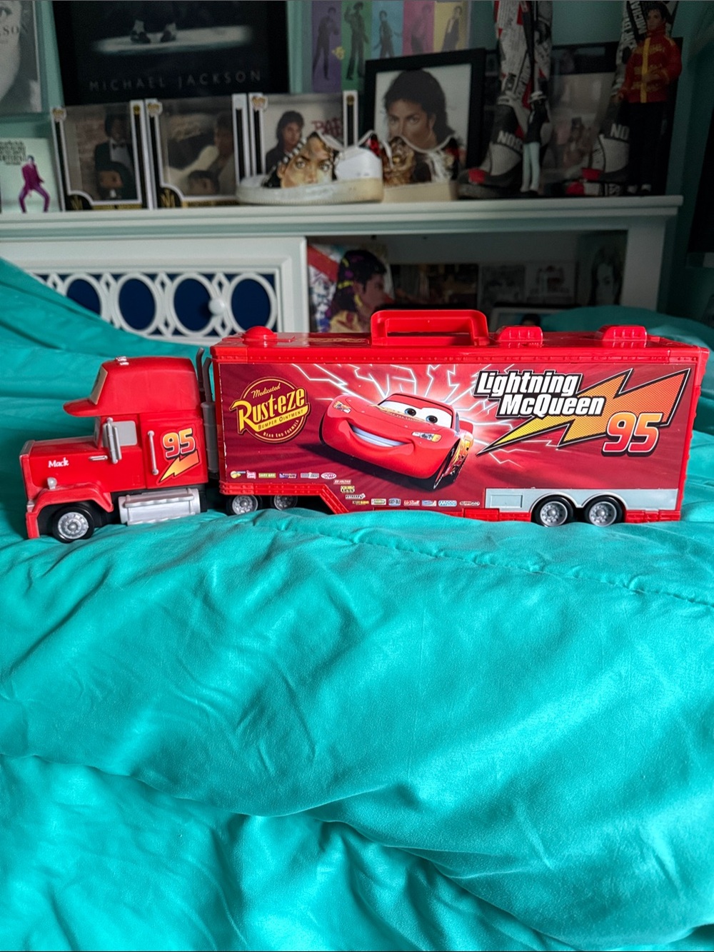 Cars Lightning McQueen Truck Storage/Carrier Toy